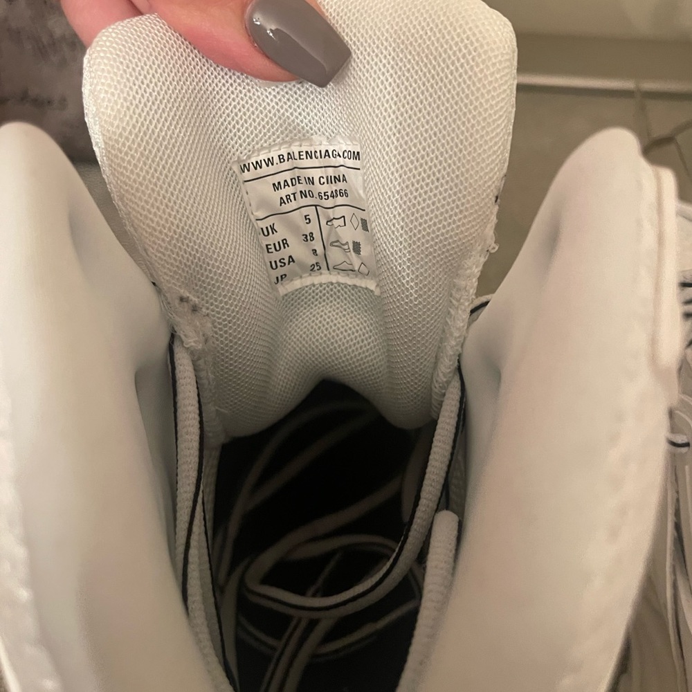 Balenciaga Track Hike High Top Sneakers
in White Size 38 EU - Size 8 U.S. - Picture 7 of 8
